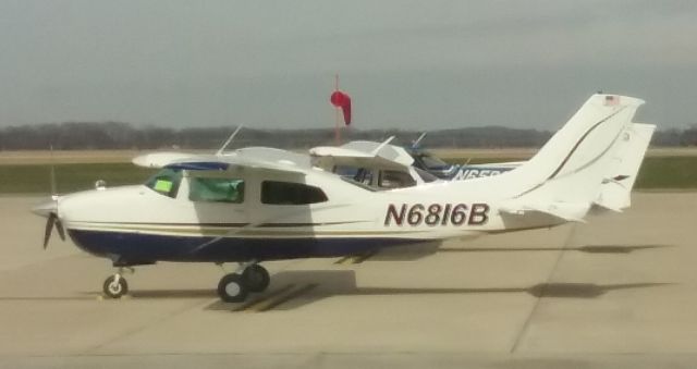 Cessna Centurion (N6816B)