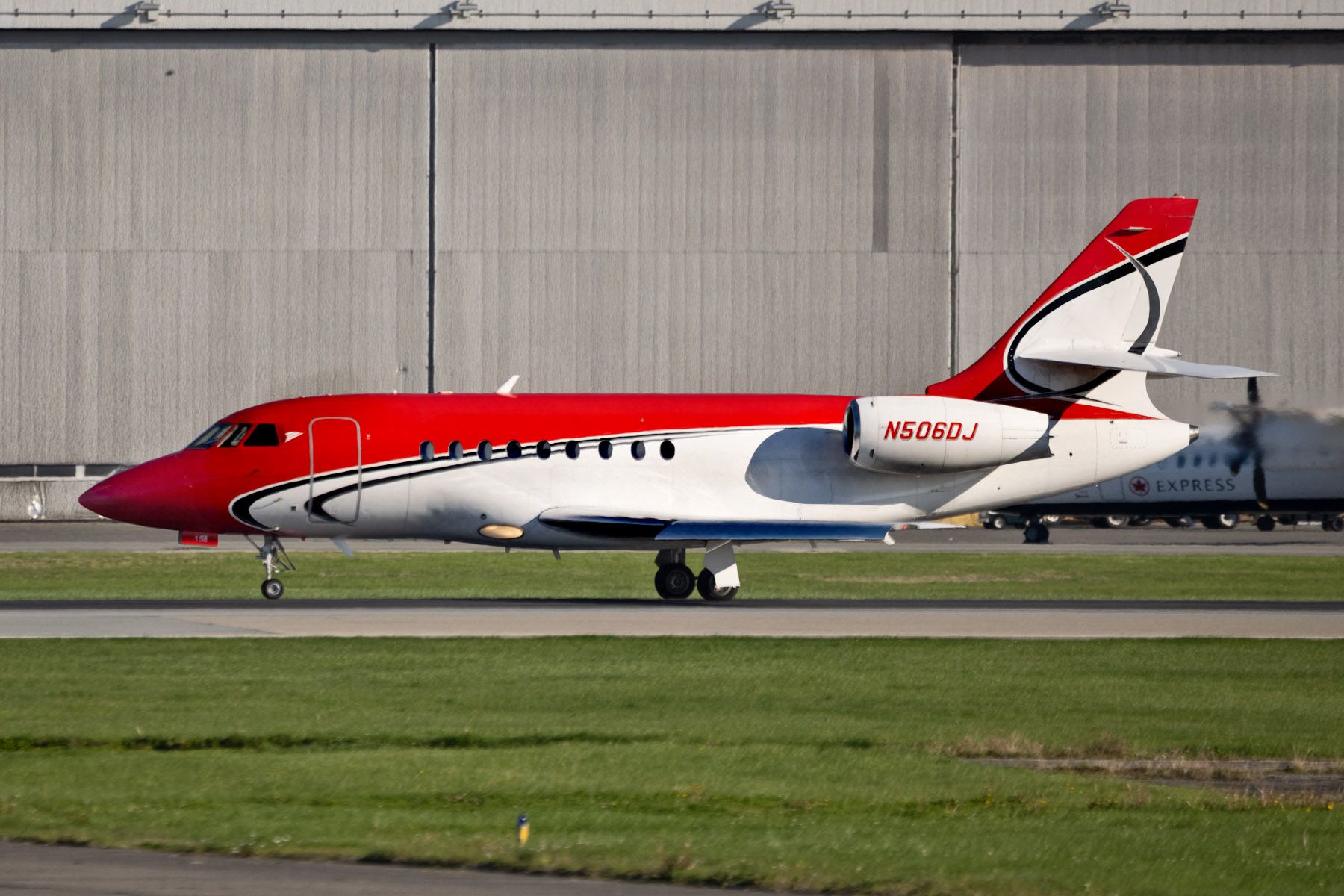 Dassault Falcon 2000 (N506DJ)