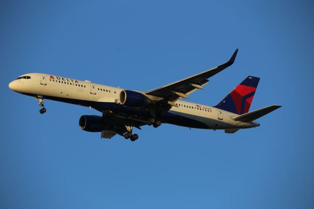 Boeing 757-200 (N542US)