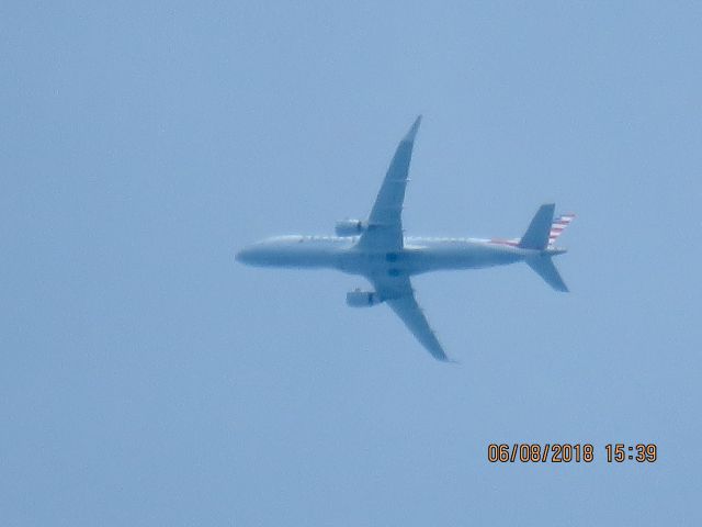 Embraer 175 (N262NN)