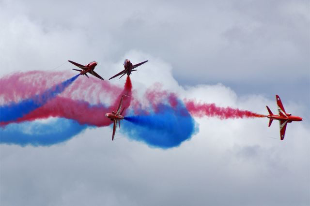 — — - British Aerospace Hawk T1A  The Red Arrows UK Airforce  Farnborough Airshow 2008  19.July 2008