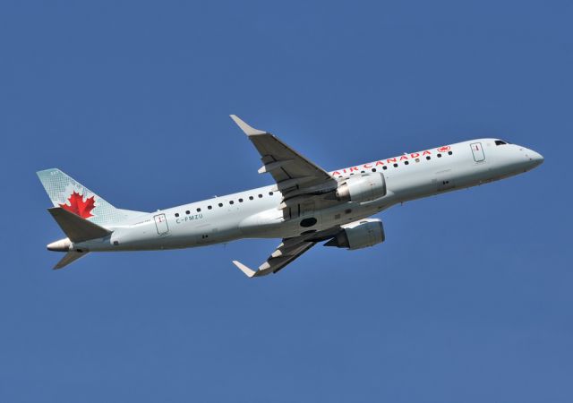 Embraer ERJ-190 (C-FMZU)
