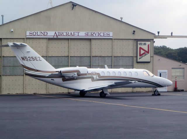 Cessna Citation CJ3 (N525EZ) - A very nice Citation CJ3.