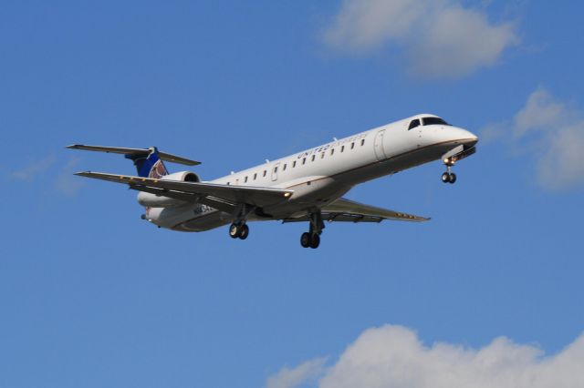 Embraer ERJ-135 (N14542)