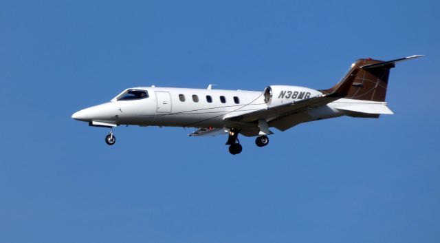 Learjet 31 (N38MG) - On final is this1989 Learjet 31 in the Autumn of 2019.