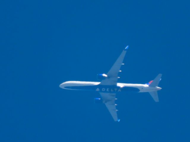 Boeing 757-200 (N542US) - DAL2224br /ATL-SEAbr /09/13/22