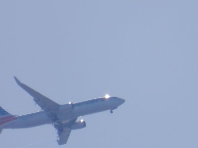 Boeing 737-800 (N965NN)