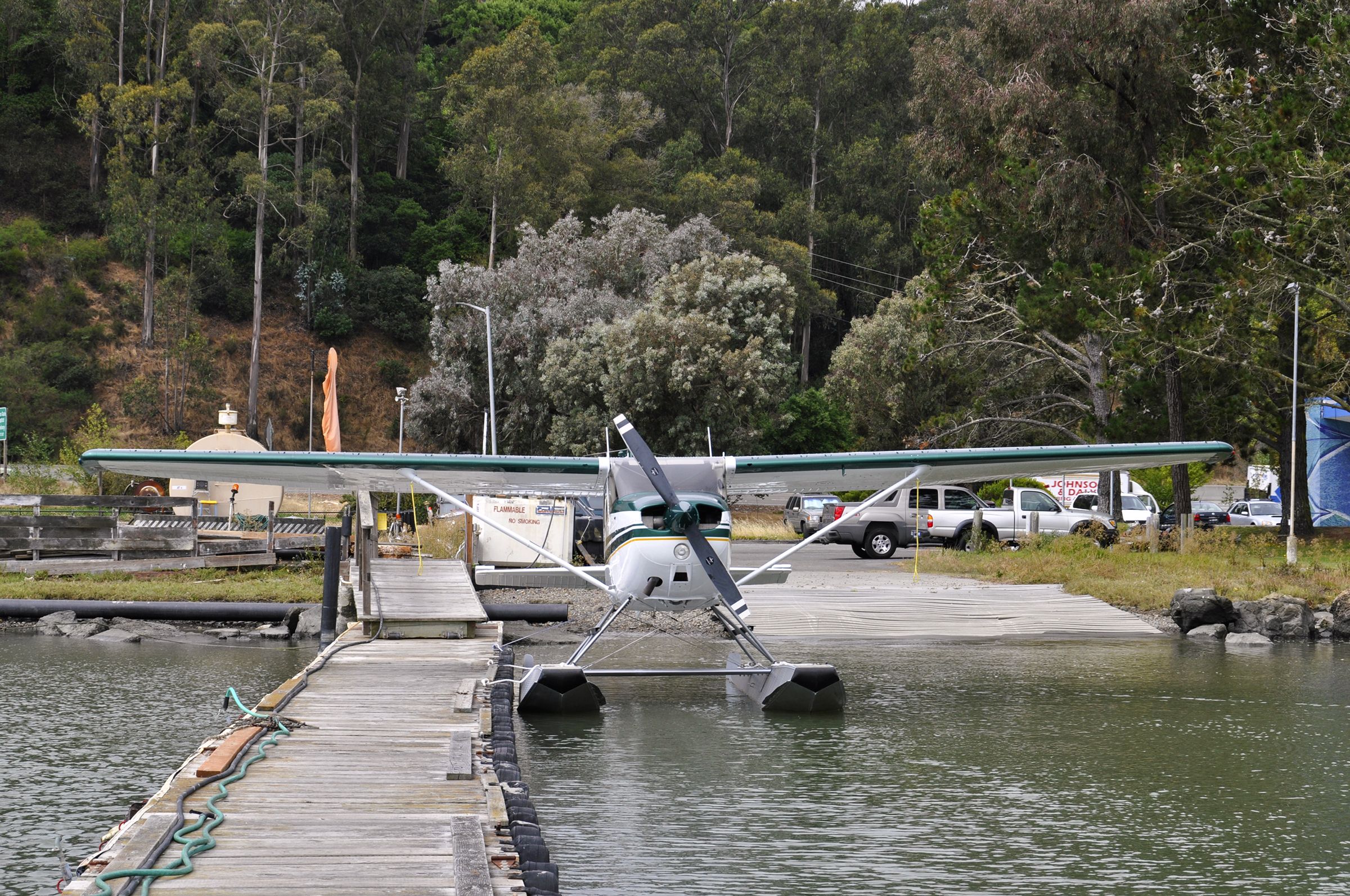 Cessna Skyhawk (N461BD) - San Francisco Seaplane Tours Inc - Cessna 172N Skyhawk 100 N461BD in Sausalito