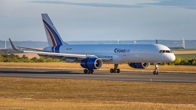 Boeing 757-200 (EC-NHF)