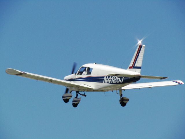 Piper Cherokee (N4125J) - Taking off RWY 24