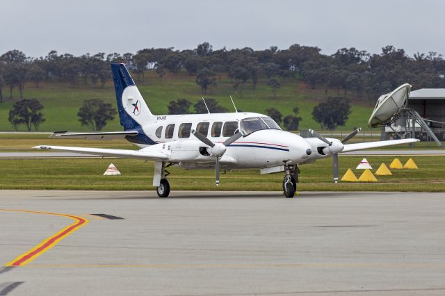 Piper Navajo (VH-JVD) - Southeast Airways/Sydneyean Air (VH-JVD) Piper PA-31-350 Chieftain at Wagga Wagga Airport