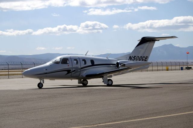 Eclipse 500 (N500CE)