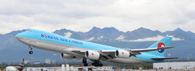 BOEING 747-8 (HL7617)