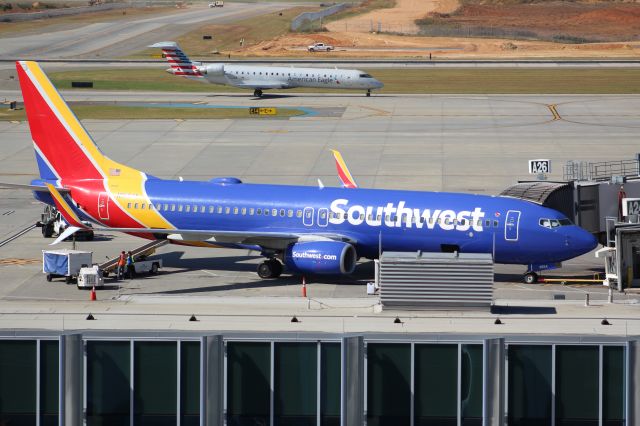 Boeing 737-800 (N8554X)