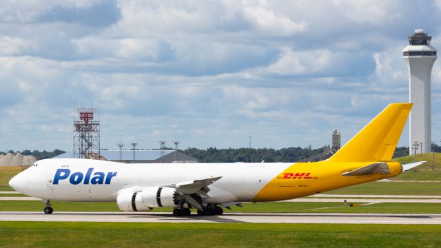 BOEING 747-8 (N853GT) - runway 18L arival