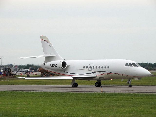 Dassault Falcon 2000 (N5200)