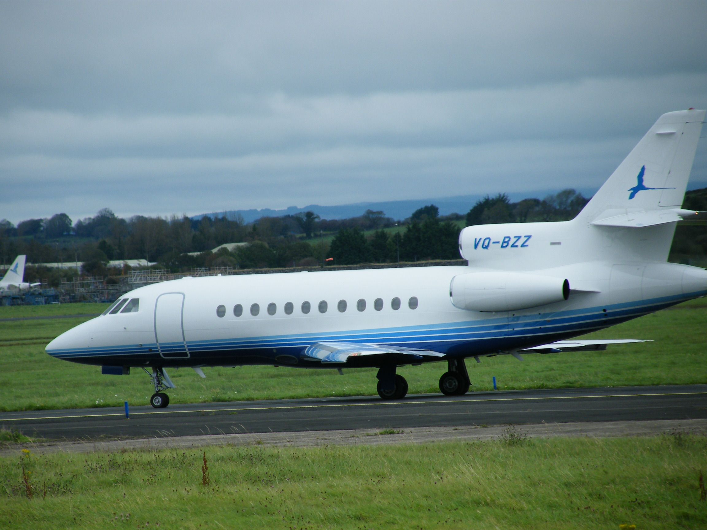 VQ-BZZ — - VQ-BZZ FALCON 900B CN 87 LONGTAIL AVIATION CALLSIGN WAS LONGTAIL 4 AT EINN 29-09-2011 HEX CODE 424986 EX N402FG