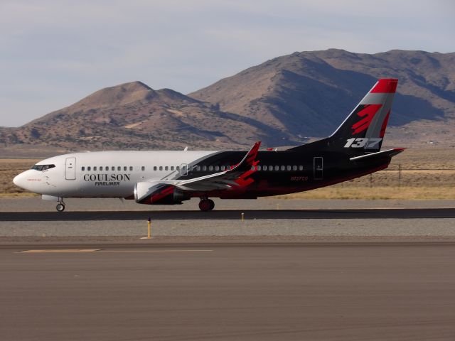 Boeing 737-700 (N137CG)