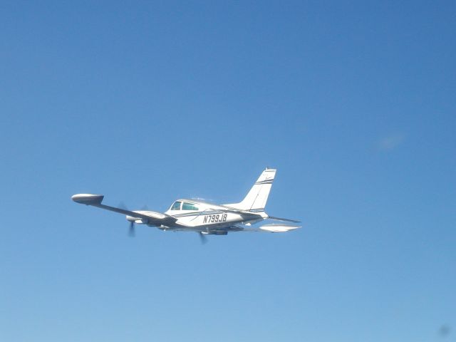 Cessna 310 (N799JB)