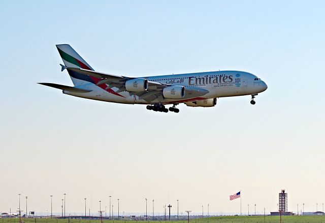 Airbus A380-800 (A6-EEH)