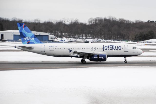 Airbus A320 (N794JB)