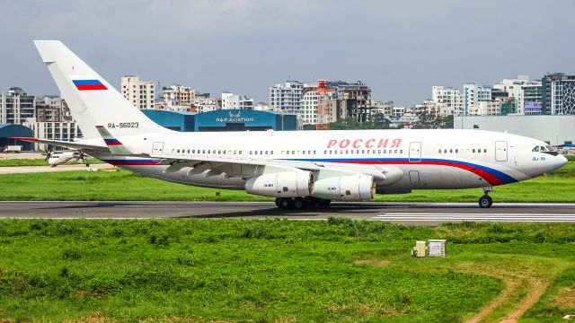 RA-96023 — - Ilyushin IL-96-300 