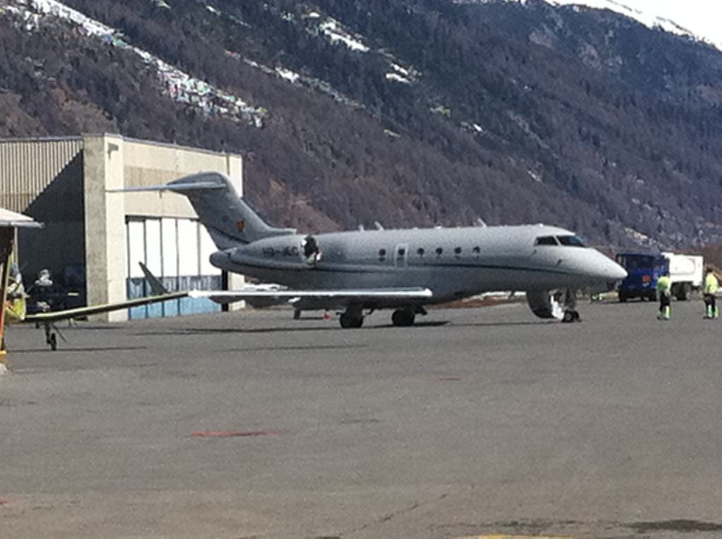 Bombardier Challenger 300 (HB-JEC)