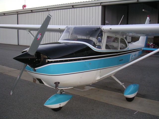 Cessna Skyhawk (N3670L)