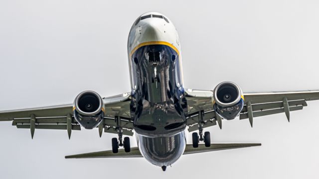 Boeing 737-800 (9H-QEI)