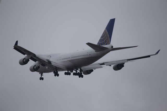 Boeing 747-400 (N104UA)