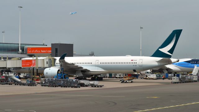 Airbus A350-1000 (B-LXH) - Cathay Pacific Airbus A350-1041 B-LXH in Amsterdam