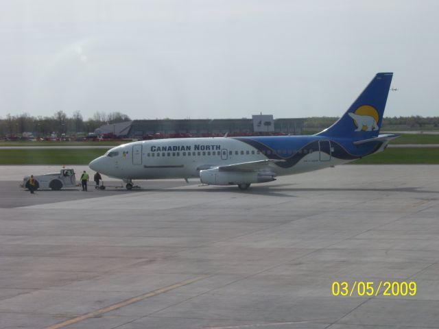 Boeing 737-200 (C-GSPW)