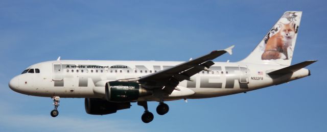 Airbus A319 (N922FR) - Landing on 35L.