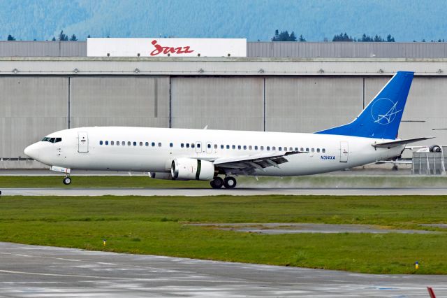 BOEING 737-400 (N314XA)