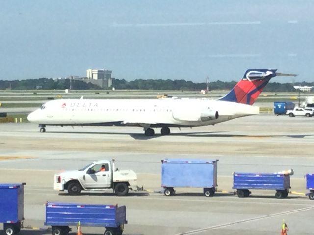 N925AT — - Gone but not forgotten,a former AirTran 717 taxiing out b side at atl...br /br /Freedom to travel is a beautiful thing, don’t let anything or anybody take it away from you! Not a virus with a survival rate of over 98%or power hungry politicians that will use this virus as an excuse to take your freedoms away!br /br /For more on the COVID-19 ruse and the fear porn media,get the book the Faucian bargain. At Amazon or where ever books are sold....