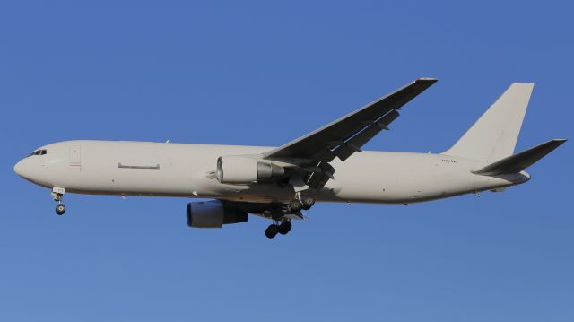 BOEING 767-300 (N1619A)