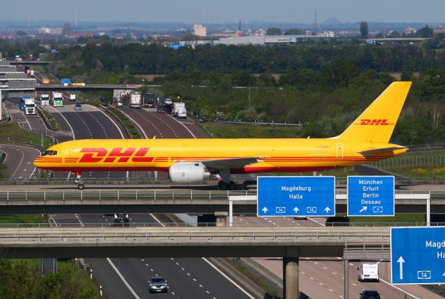 Boeing 757-200 (G-BMRJ)