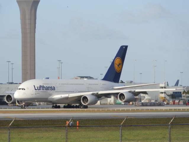 Airbus A380-800 (D-AIMG)