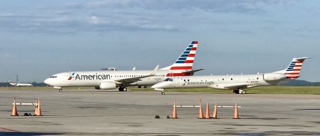 Boeing 737-800 (N974AN)