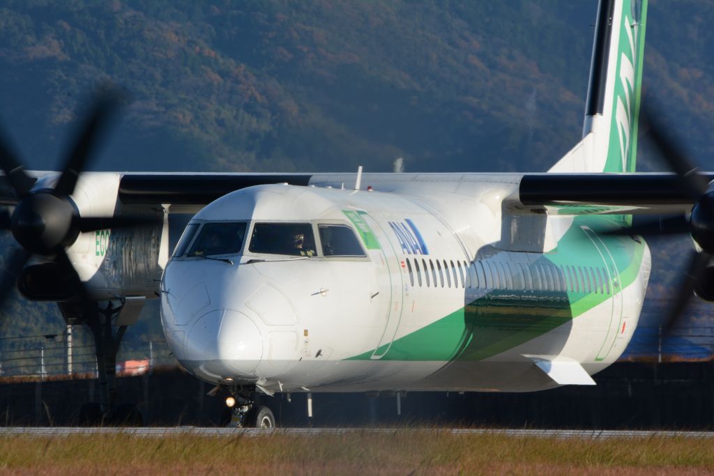 de Havilland Dash 8-400 (JA857A) - 16.Dec.2016 8:46br /RWY32br /Nikon D7100,SIGMA 50-500f4.5-6.3 APO HSMbr /ISO400,1/320,F22,500mm,4496×3000