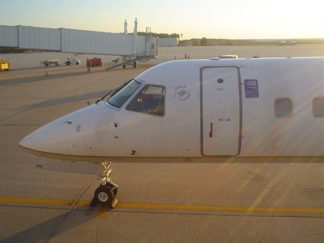 Embraer ERJ-145 (N13990) - When Continental was still a sky team member.