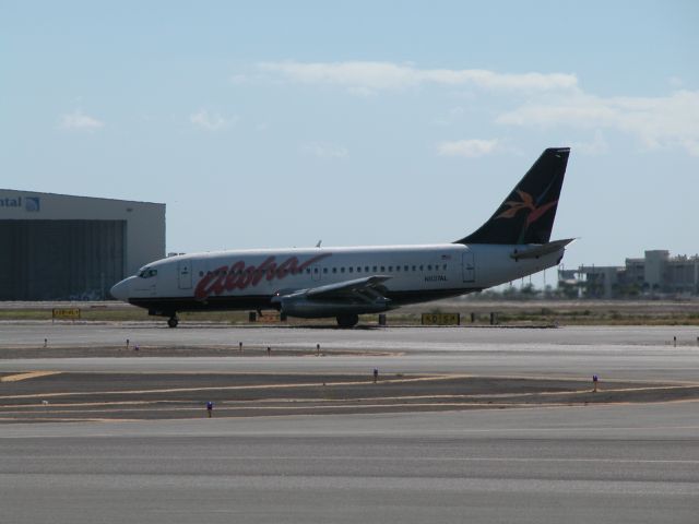 Boeing 737-200 — - Aloha on Roll out of 4R