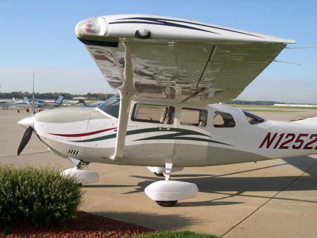 Cessna 206 Stationair (N12522)