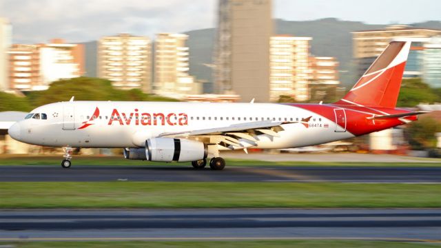 Airbus A320 (N684TA) - Aviancabr /Airbus A320-233br /N684TA