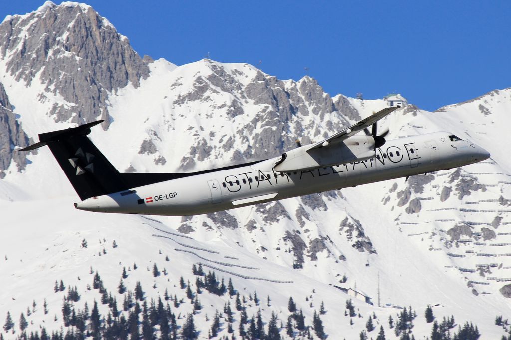 de Havilland Dash 8-400 (OE-LGP)