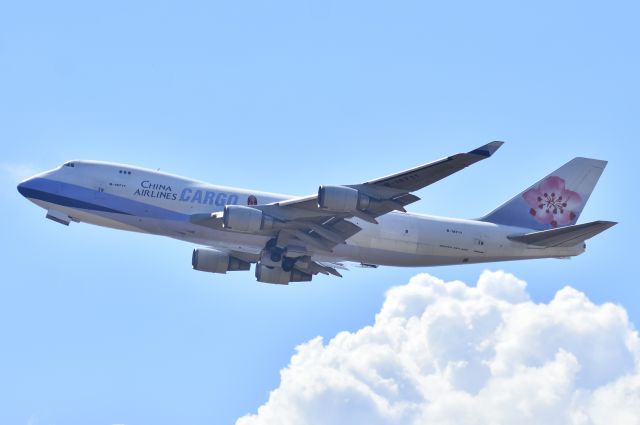 Boeing 747-400 (B-18711)