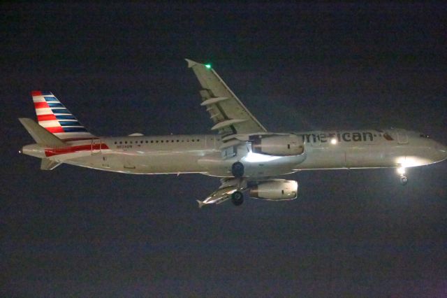Airbus A321 (N524UW)