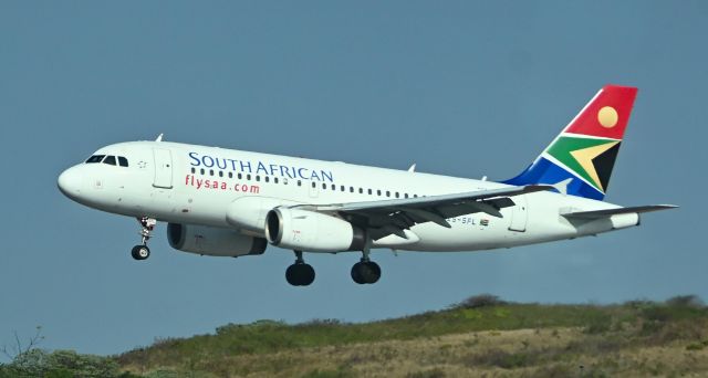 Airbus A319 (ZS-SFL)