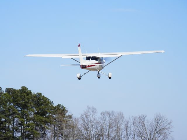 Cessna Commuter (N2950V) - DEPARTING  THE PARK