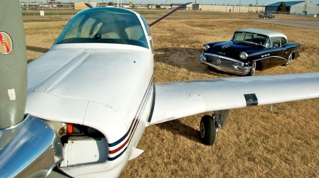 Beechcraft 35 Bonanza (N335B)